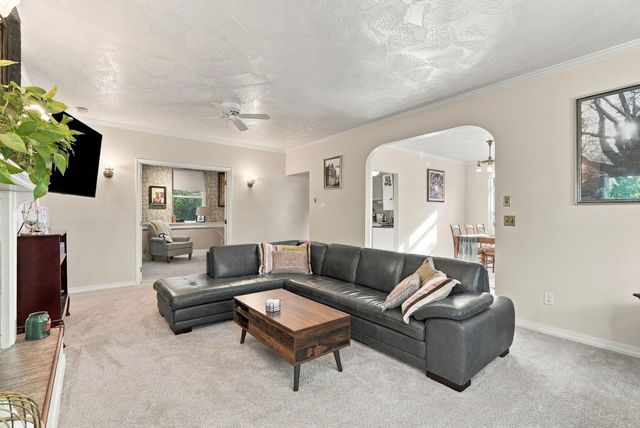 1306 S Center Dr, Spokane Valley, WA 99212