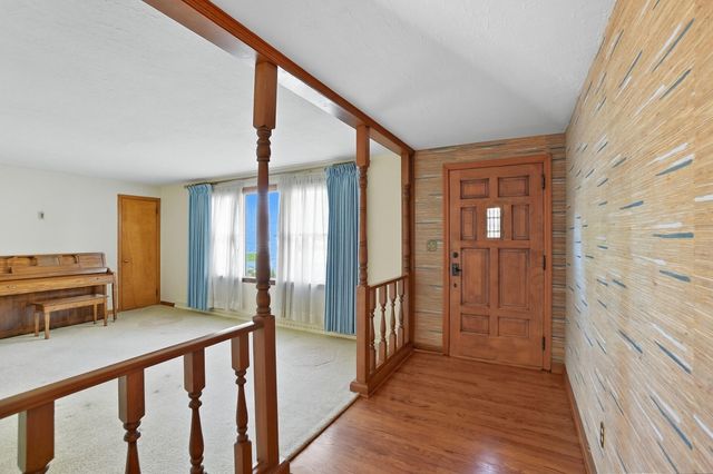 2524 Home Orchard Drive 2524 Home Orchard Drive, Springfield, OH 45503