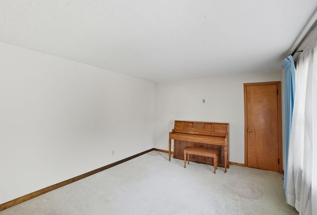 2524 Home Orchard Drive 2524 Home Orchard Drive, Springfield, OH 45503