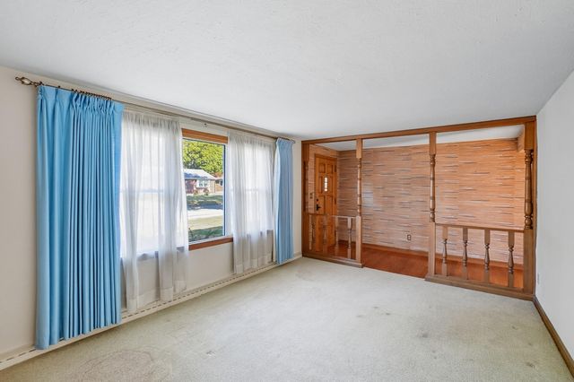 2524 Home Orchard Drive 2524 Home Orchard Drive, Springfield, OH 45503