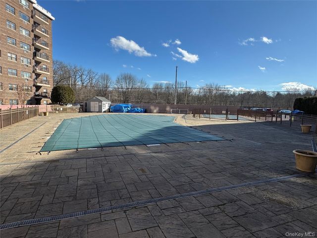 200 Diplomat Drive 6P, Mount Kisco, NY 10549