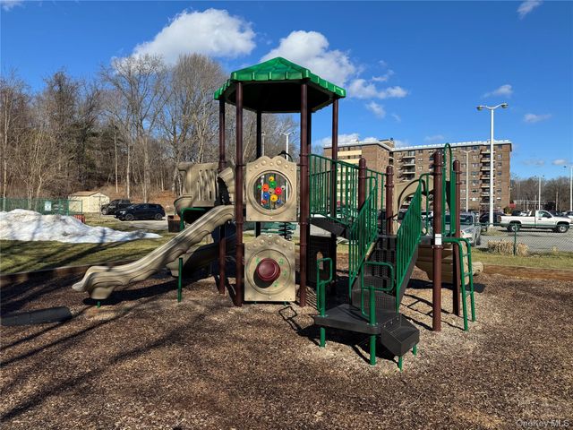 200 Diplomat Drive 6P, Mount Kisco, NY 10549