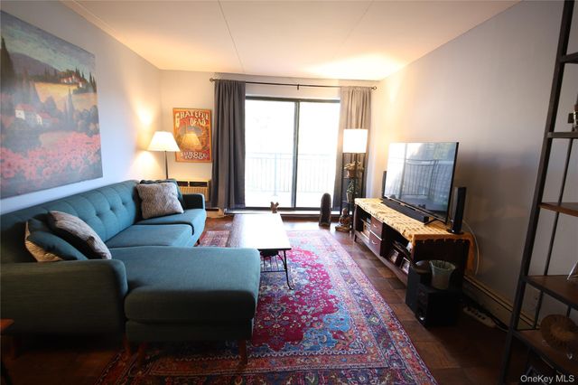 200 Diplomat Drive 6P, Mount Kisco, NY 10549