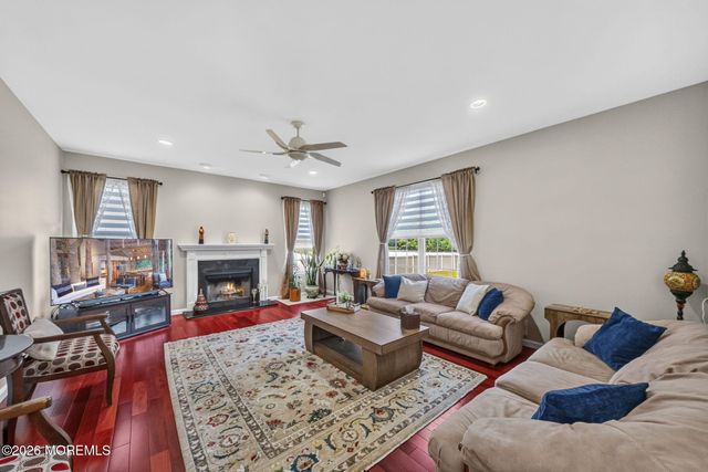 14 Jamesworthy Court, Marlboro, NJ 07746