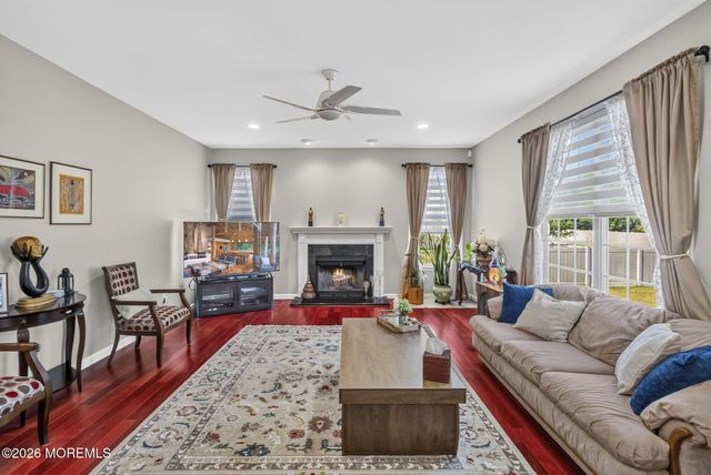 14 Jamesworthy Court, Marlboro, NJ 07746