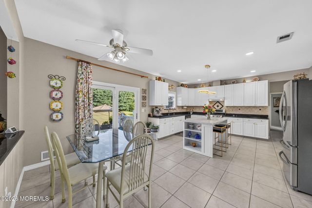 14 Jamesworthy Court, Marlboro, NJ 07746