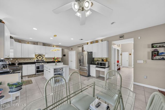 14 Jamesworthy Court, Marlboro, NJ 07746