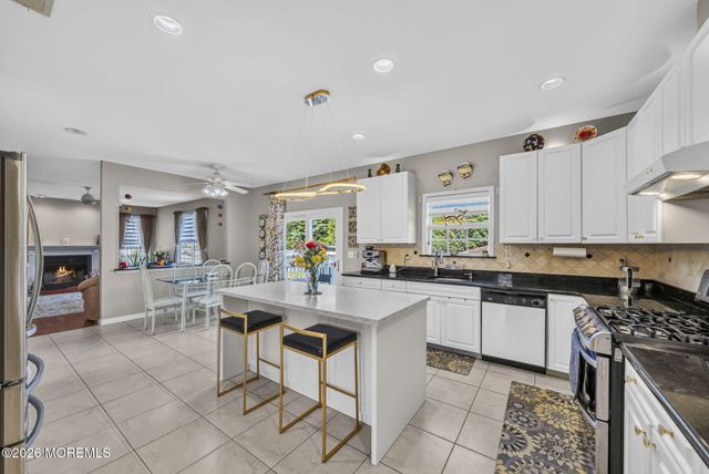 14 Jamesworthy Court, Marlboro, NJ 07746