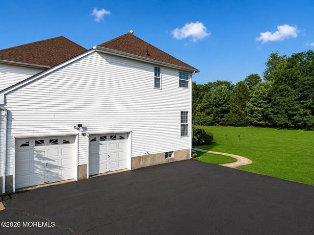 14 Jamesworthy Court, Marlboro, NJ 07746