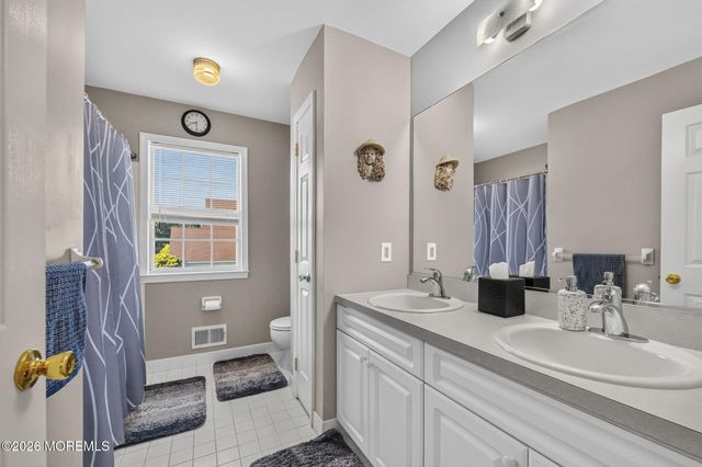 14 Jamesworthy Court, Marlboro, NJ 07746