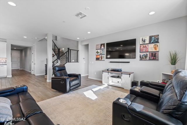 11162 S Golden Aspen Drive, Vail, AZ 85641