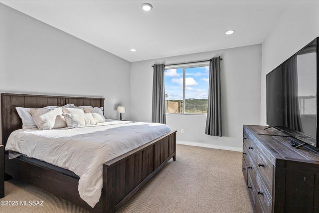 11162 S Golden Aspen Drive, Vail, AZ 85641