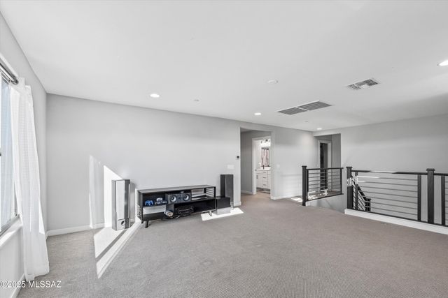 11162 S Golden Aspen Drive, Vail, AZ 85641