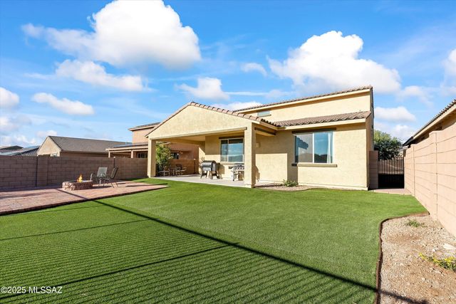 11162 S Golden Aspen Drive, Vail, AZ 85641