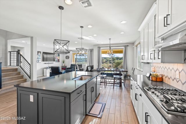 11162 S Golden Aspen Drive, Vail, AZ 85641