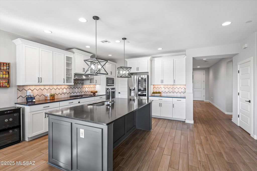 11162 S Golden Aspen Drive, Vail, AZ 85641