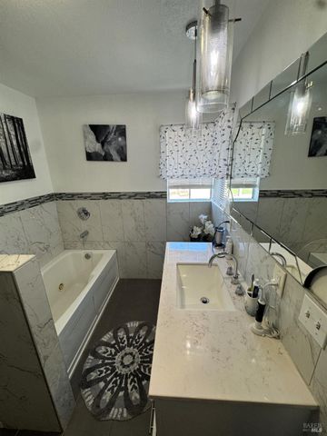 475 Whitney Ave, Vallejo, CA 94589