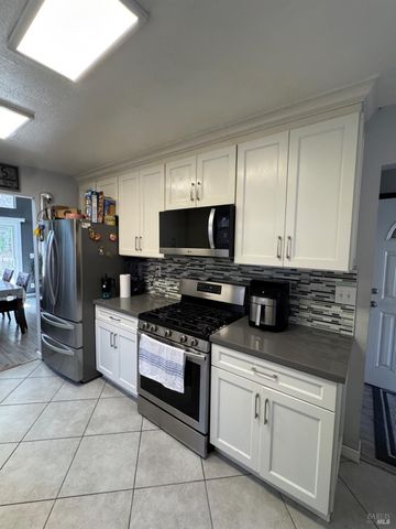 475 Whitney Ave, Vallejo, CA 94589