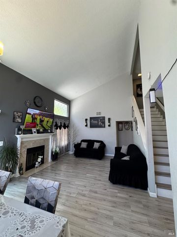 475 Whitney Ave, Vallejo, CA 94589