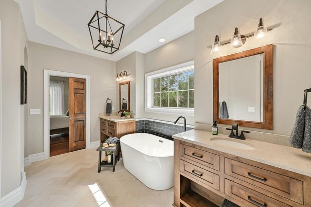 W174N7452 Wilson DRIVE, Menomonee Falls, WI 53051