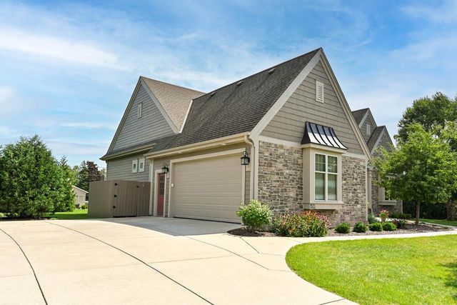 W174N7452 Wilson DRIVE, Menomonee Falls, WI 53051