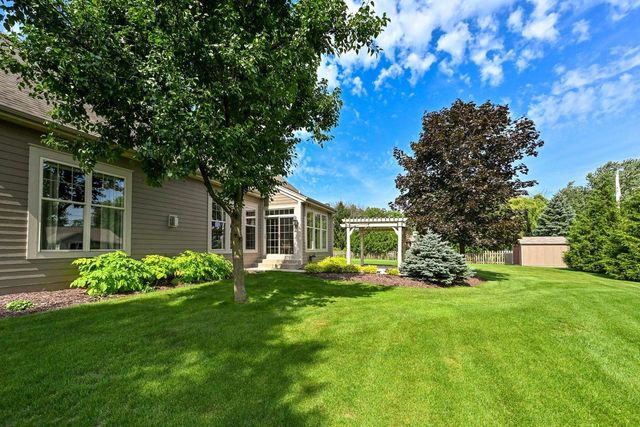 W174N7452 Wilson DRIVE, Menomonee Falls, WI 53051