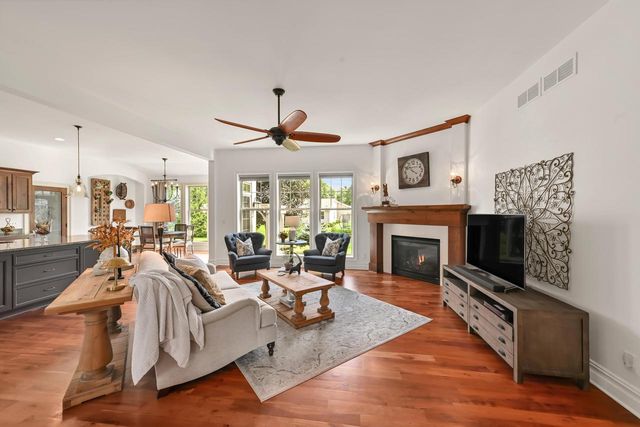 W174N7452 Wilson DRIVE, Menomonee Falls, WI 53051