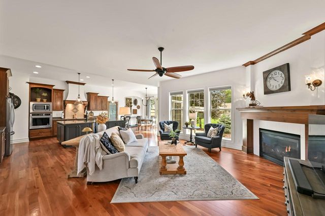 W174N7452 Wilson DRIVE, Menomonee Falls, WI 53051