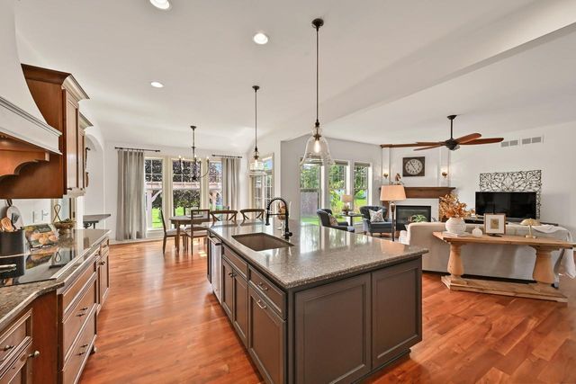 W174N7452 Wilson DRIVE, Menomonee Falls, WI 53051
