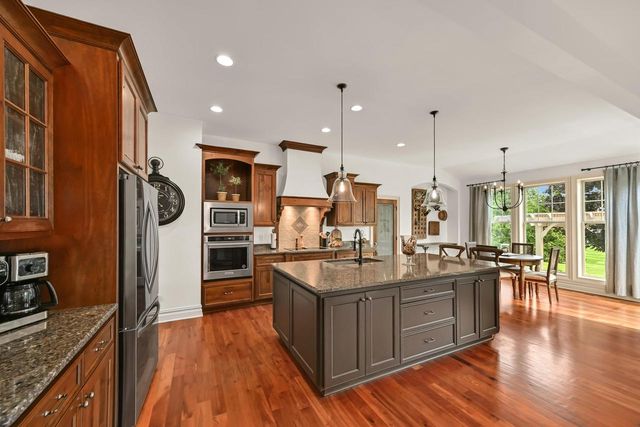 W174N7452 Wilson DRIVE, Menomonee Falls, WI 53051