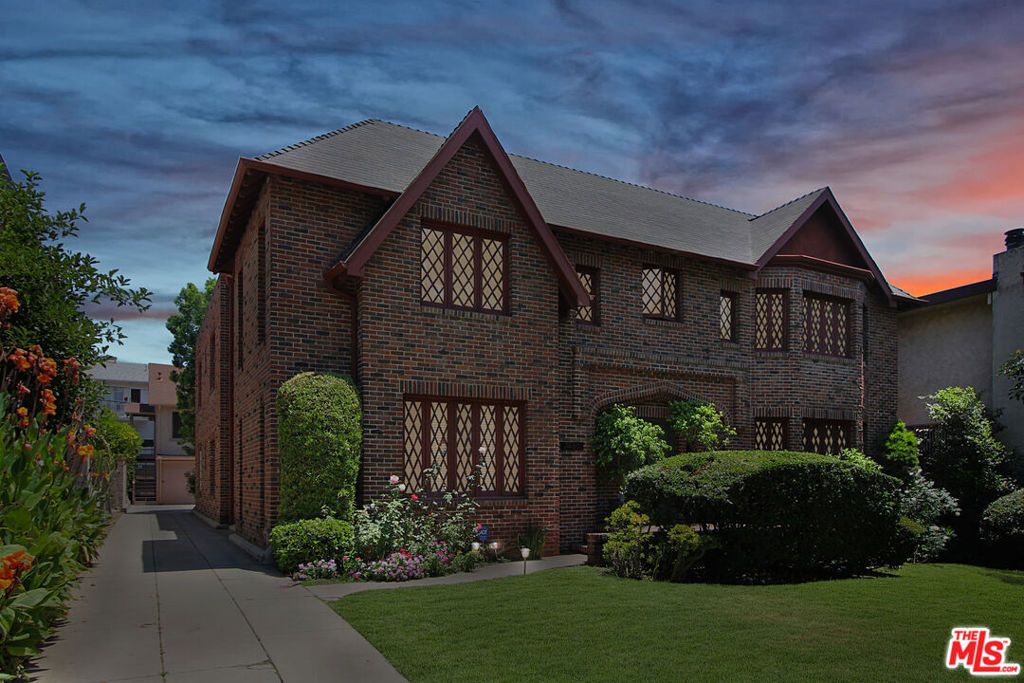 1260 N Flores Street 4, West Hollywood, CA 90069