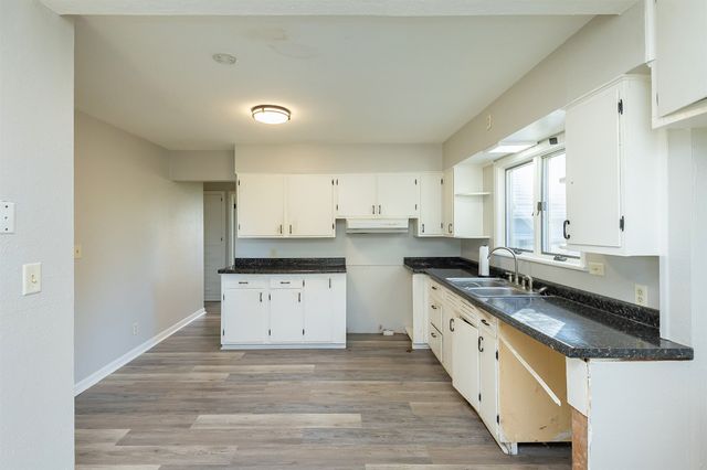 1820 W 3rd Street, Perry, IA 50220