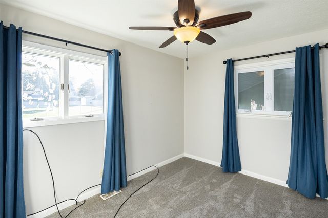 1820 W 3rd Street, Perry, IA 50220