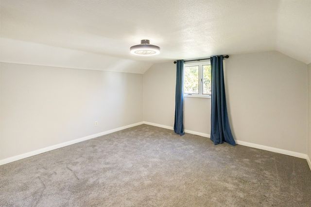 1820 W 3rd Street, Perry, IA 50220