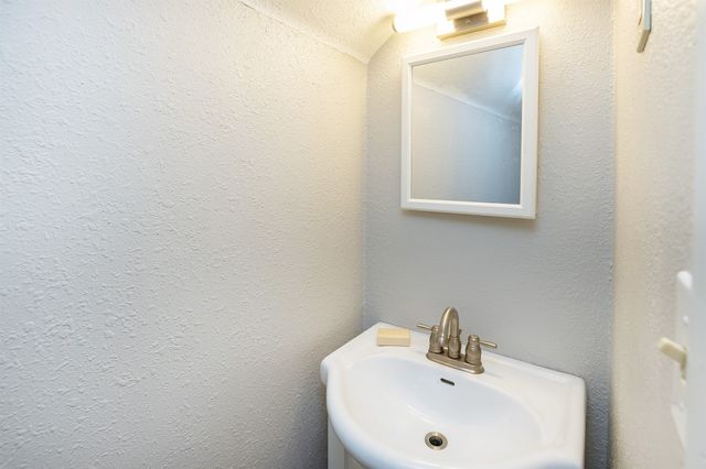 1820 W 3rd Street, Perry, IA 50220