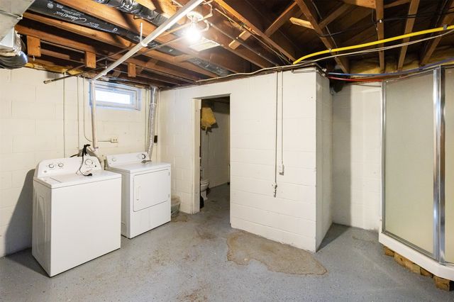 1820 W 3rd Street, Perry, IA 50220