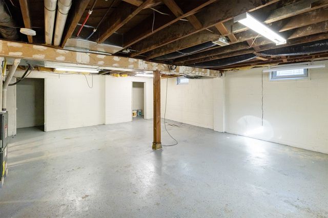 1820 W 3rd Street, Perry, IA 50220