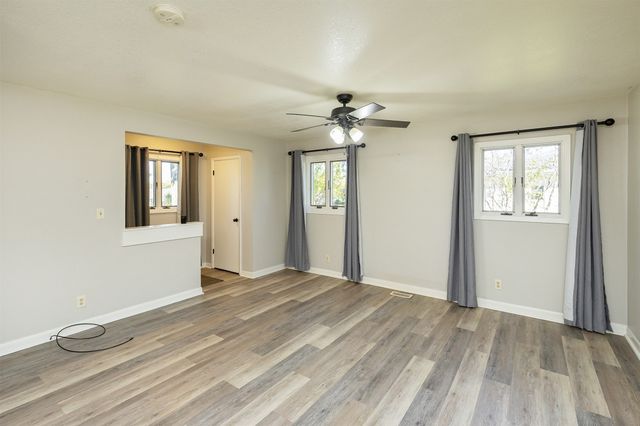 1820 W 3rd Street, Perry, IA 50220