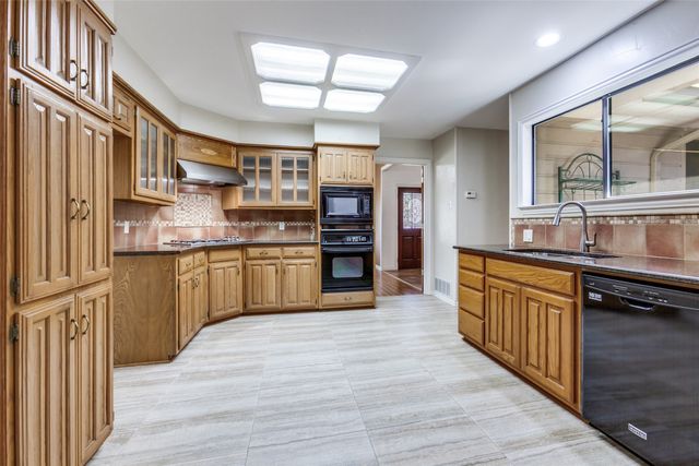 1905 Violet Circle, Richardson, TX 75080