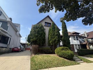 2609 N Maryland AVENUE #2611, Milwaukee, WI 53211