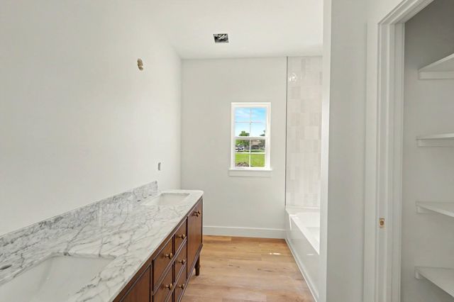 1537 Cedar Point Pl., Salina, KS 67401