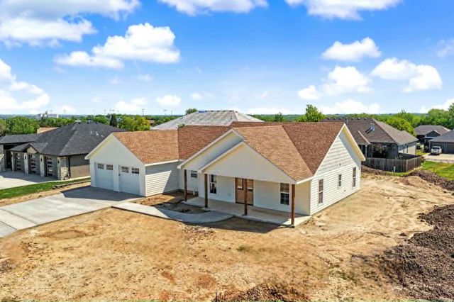 1537 Cedar Point Pl., Salina, KS 67401