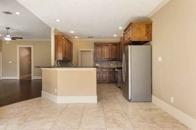 2717 Colony Village Drive, Bryan, TX 77808