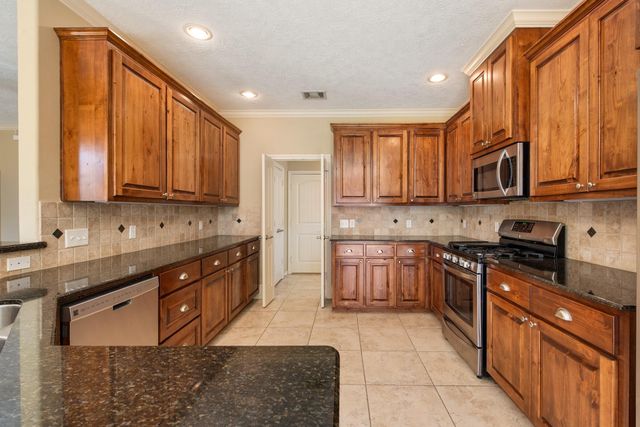 2717 Colony Village Drive, Bryan, TX 77808