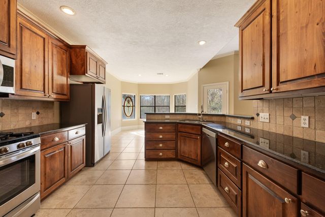 2717 Colony Village Drive, Bryan, TX 77808