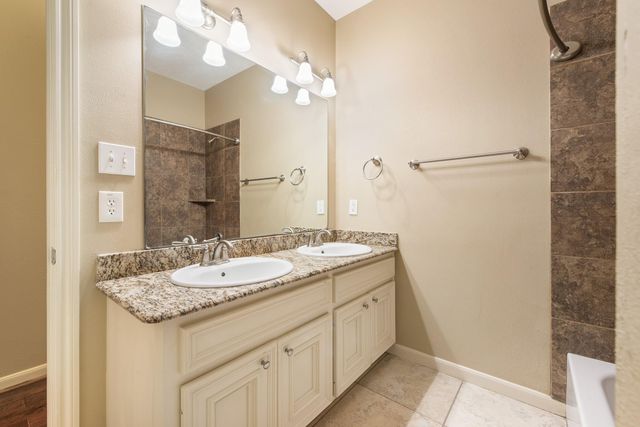 2717 Colony Village Drive, Bryan, TX 77808