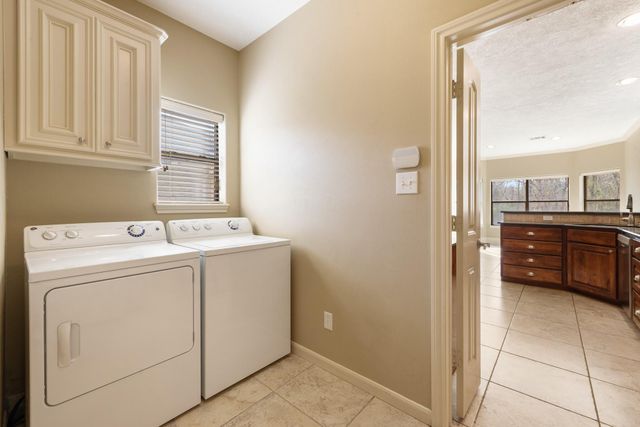 2717 Colony Village Drive, Bryan, TX 77808