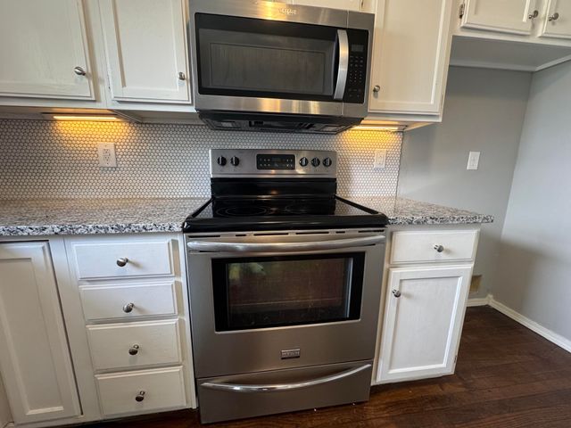 617 E Southeast Hills Court, Nixa, MO 65714