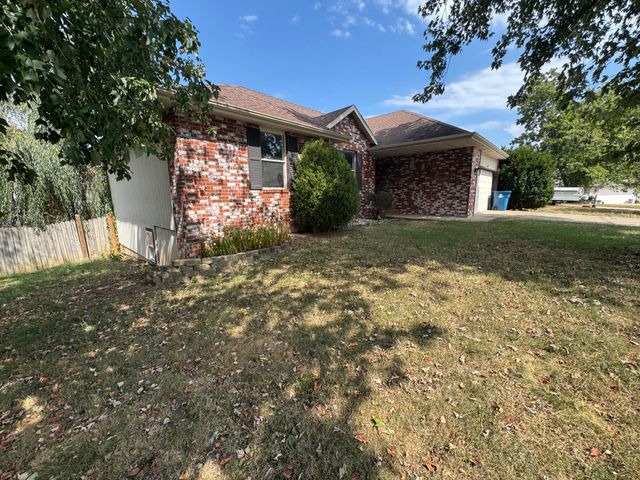 617 E Southeast Hills Court, Nixa, MO 65714