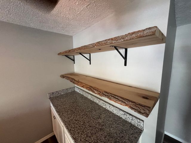 617 E Southeast Hills Court, Nixa, MO 65714